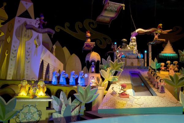 The quot;It's A Small Worldquot; float during Disneyland